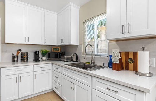 Rancho Cucamonga House | Charming Garden 2 bedrooms House with Modern Comforts