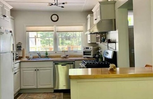 Nevada City Cottage | Charming garden cottage near downtown Nevada City