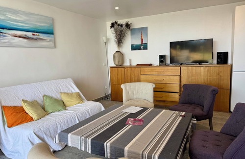 Sa Riera Apartment | 🌊 Charming Garden-Level Apartment with Sea Views – Begur, Costa Brava 🌿