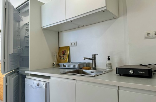 Sa Riera Apartment | 🌊 Charming Garden-Level Apartment with Sea Views – Begur, Costa Brava 🌿
