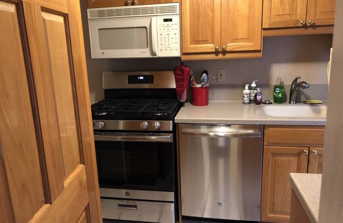 Historic District House | Charming garden row home, easy 4 block walk to the heart of Annapolis.