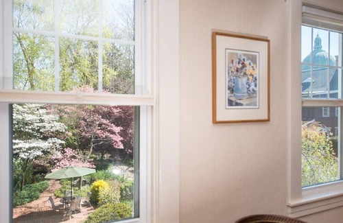 Historic District House | Charming garden row home, easy 4 block walk to the heart of Annapolis.