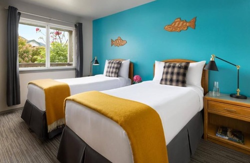 Ketchikan House | Charming Garden Views & Exciting Fishing Excursions | Two Twin Bed