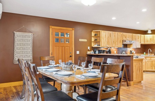 Gardiner House | Charming Gardiner Home Steps from Yellowstone