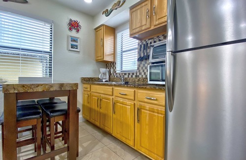 Redington Beach Condo | Charming getaway across the street from sparkling waters of Redington Beach