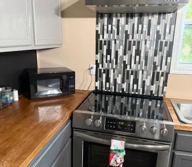 Belvedere Park Apartment | Charming Getaway in Decatur