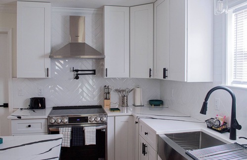 Mosby House | Charming Getaway in the Heart of RVA-No Cleaning Fee