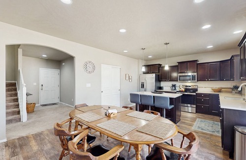 Walla Walla House | Charming Getaway Retreat Near College Place with gas fireplace