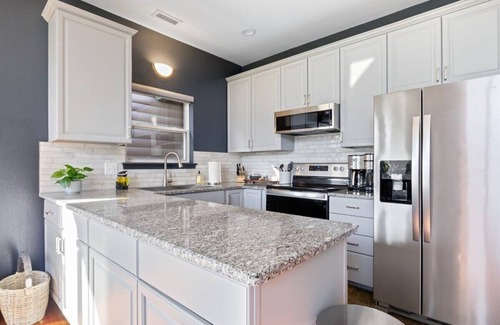 Camdenton House | Charming Golf Course Getaway - Ideal for Family & Fun!