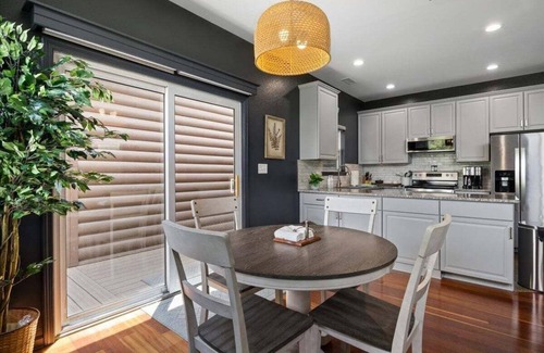 Camdenton House | Charming Golf Course Getaway - Ideal for Family & Fun!