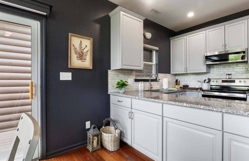 Camdenton House | Charming Golf Course Getaway - Ideal for Family & Fun!