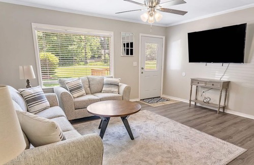 Grand Bay House | Charming Grand Bay Cottage