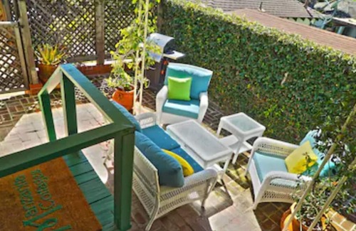 Laguna Beach Cottage | Charming Green Cottage blocks to Beach and Village