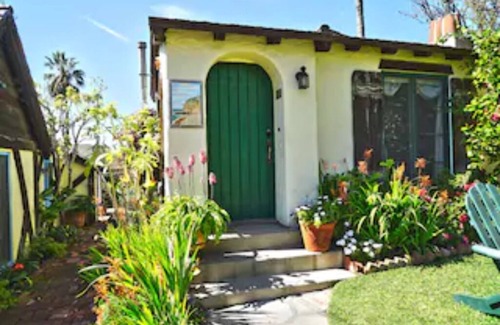 Laguna Beach Cottage | Charming Green Cottage blocks to Beach and Village