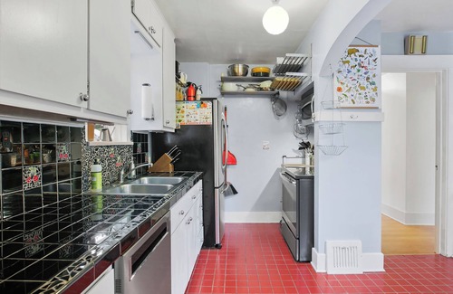 Seattle House | Charming Green Lake Craftsman – Hot Tub, AC, Dog Friendly, Walk to Lake & Cafés