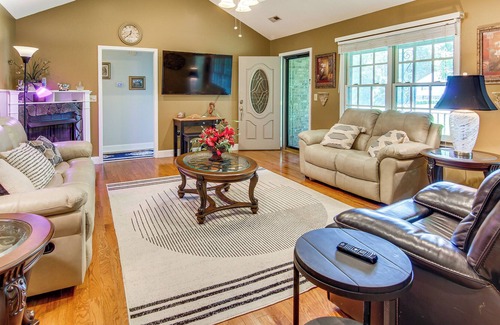 Greenville - Spartanburg House | Charming Greenville Home 6 Mi to Downtown!
