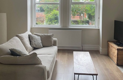 Hoylake Apartment | Charming Ground Floor Apartment in Hoylake