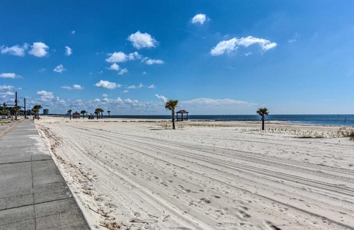 Gulfport House | Charming Gulfport Escape Half-Mile to Beach!