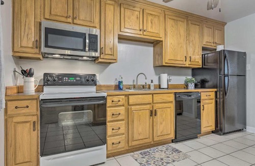 Gulfport House | Charming Gulfport Escape Half-Mile to Beach!
