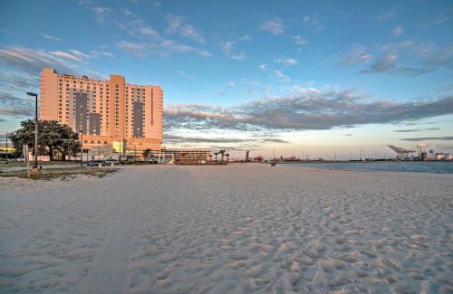 Gulfport House | Charming Gulfport Getaway Only 3 Blocks to Beach!
