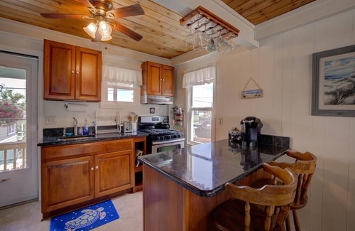 Goshen House | Charming house on the Delaware Bay in delightful Reeds Beach with AC, WiFi