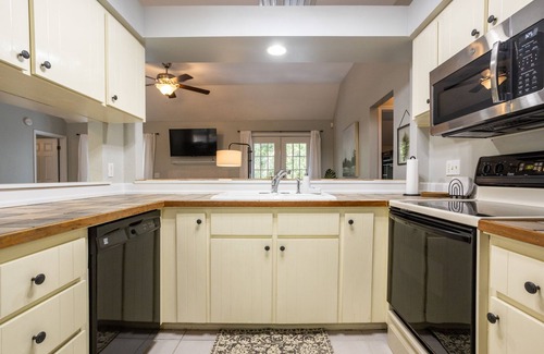 Haile Plantation House | Charming Haile - Pet Friendly - Family Cottage in Wooded Nature Setting