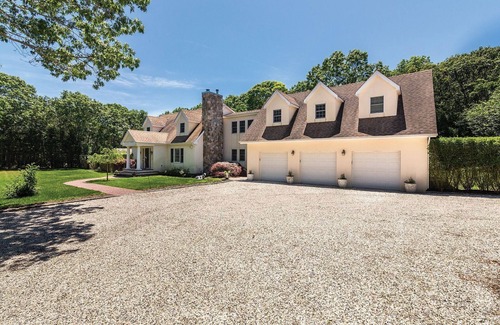Springs House | Charming Hamptons Retreat with Pool