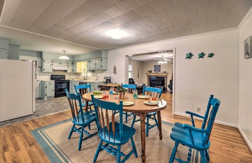 Harkers Island House | Charming Harkers Island Home - Fish & Boat!