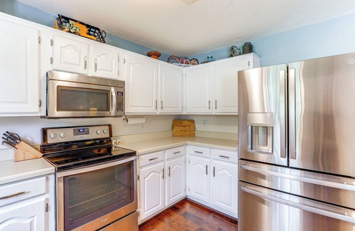 Heber Springs House | Charming Heber Springs Home w/Deck & Fire Pit!