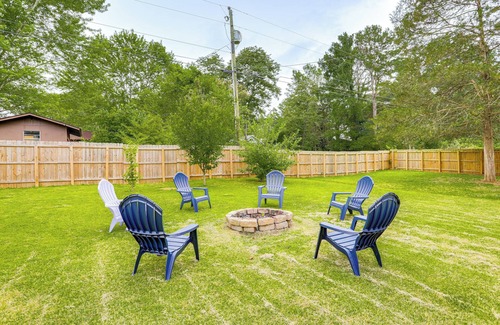 Heber Springs House | Charming Heber Springs Home w/Deck & Fire Pit!