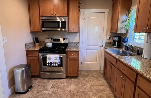 Visalia Apartment | Charming hide away off the freeway