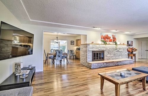 Hillsboro House | Charming Hillsboro Home w/Yard, Dogs Welcome
