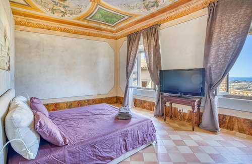 Potenza Picena House | Charming historic vacation home with romantic roof terrace and panoramic view