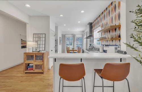 Southwest Raleigh House | Charming Historic 2-bedroom house in Raleigh. Near The Village District.