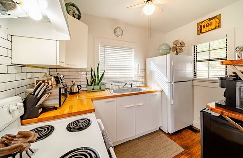 St. Elmo Improvement League House | Charming Historic Carriage House