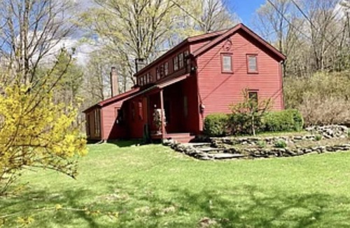 Old Chatham House | Charming historic home surrounded by woods in Old Chatham