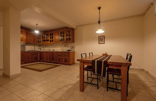 Sultanahmet Apartment | Charming Historic Home with Terrace Near Hagia Sophia & Blue Mosque
