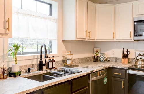 Laurel House | Charming Historic Laurel Home – Walk to Downtown!