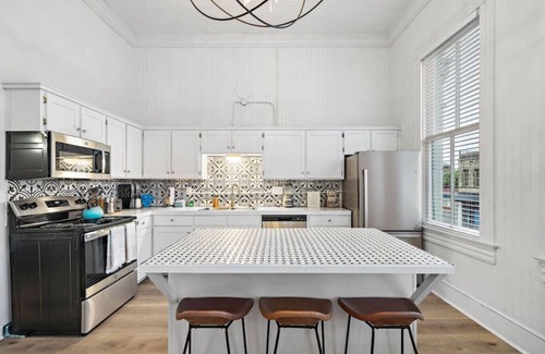 Galveston Apartment | Charming Historic Loft in Downtown Galveston