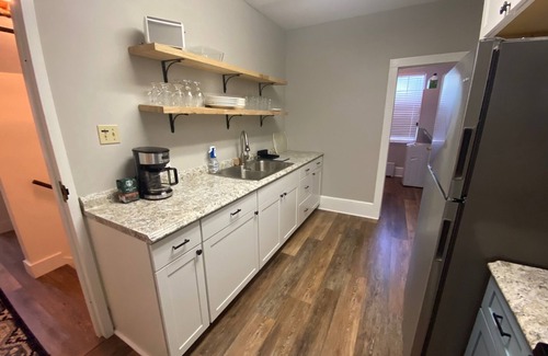 Governor's Walk Apartment | Charming Historic Midtown Apartment