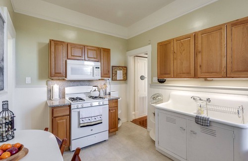 Vallejo Apartment | Charming Historic One Bedroom Apartment