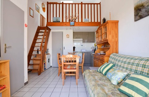 Les Mathes House | Charming Holiday Home with Pool, Tennis & 1km to Shops - La Palmyre