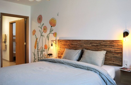Bassenge House | Charming holiday home in Bassenge with garage