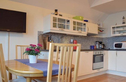 Kalve House | Charming holiday home located in beautiful surroundings.