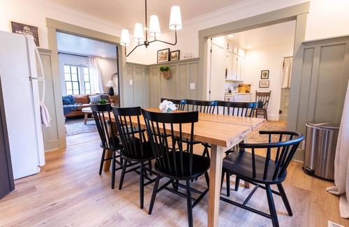 Burley House | Charming Home, 9 Beds, Home Gym