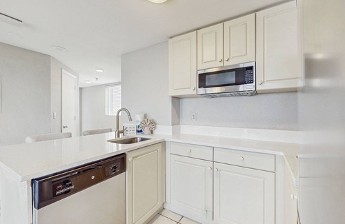 Southwest Orlando Condo | Charming home boasting waterfront views with pool, hot tub and wifi