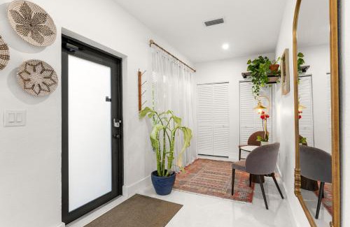 Allapattah House | Charming Home Close To Beaches & Downtown