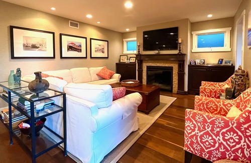Tree Section House | Charming Home in Manhattan Beach Tree Section