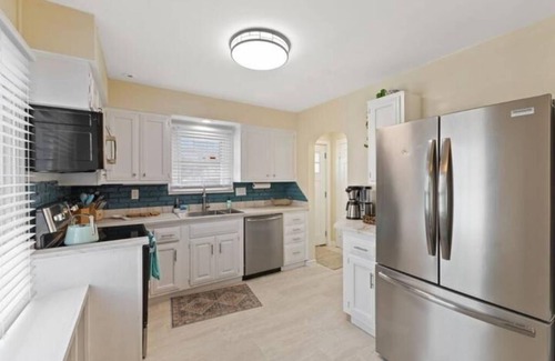 Speedway House | Charming Home in Speedway. King Beds. Pet Friendly!