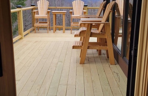 Seven Devils House | Charming home in Seven Devils. Close access to tubing, ziplining, & hiking.